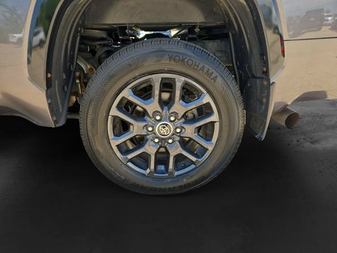Used 2022 Toyota Tundra Platinum AWD/4WD image 11