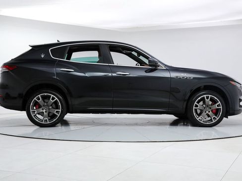 Certified 2023 Maserati Levante GT AWD/4WD image 6