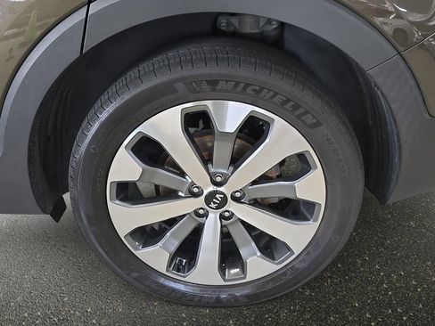 Used 2020 Kia Telluride EX w/ EX Premium Package image 32