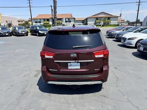 Used 2017 Kia Sedona SX Limited FWD image 4