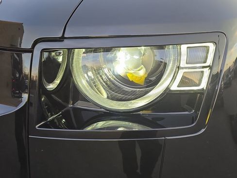 Used 2025 Land Rover Defender 110 S image 29