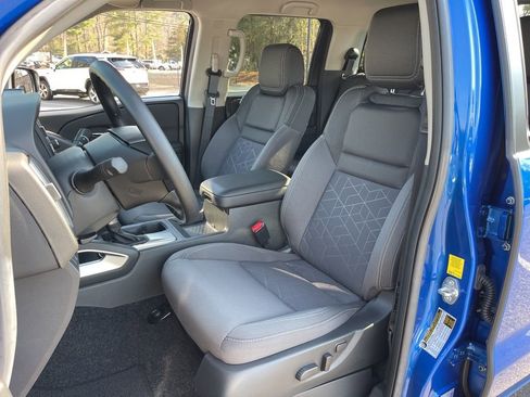 Certified 2025 Nissan Frontier SV w/ Tow Package image 19