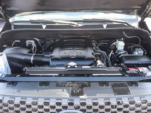 Certified 2020 Toyota Tundra SR5 w/ SR5 Upgrade Package AWD/4WD image 33
