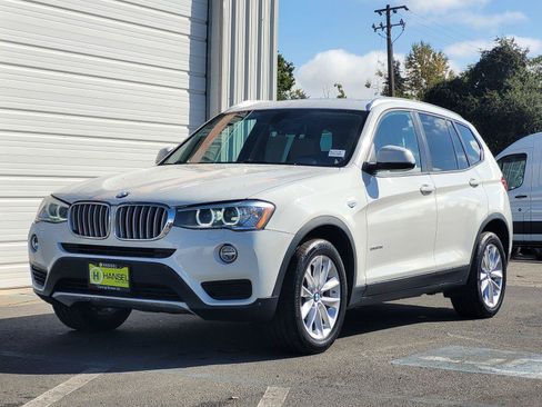 Used 2017 BMW X3 sDrive28i RWD image 9