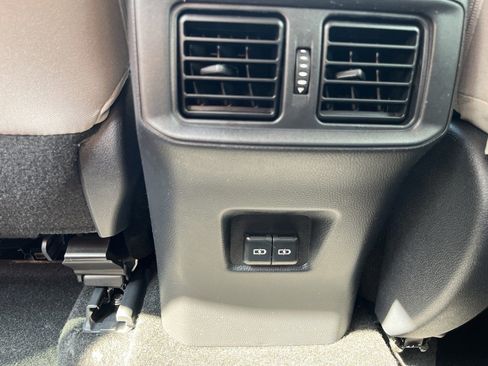 Used 2025 Toyota RAV4 XLE w/ Convenience Package FWD image 28
