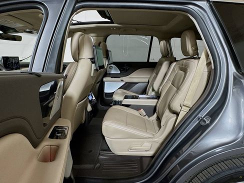 Used 2022 Lincoln Aviator Grand Touring w/ Equipment Group 301A AWD/4WD image 24
