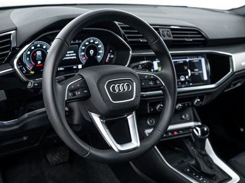 Certified 2025 Audi Q3 2.0T Premium Plus w/ Premium Plus Package AWD/4WD image 9