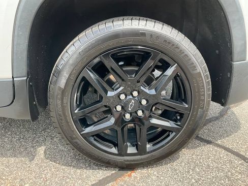 Used 2019 Chevrolet Traverse LT FWD image 22