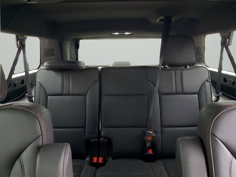 Used 2022 Chevrolet Suburban RST w/ Sport Performance Package image 25