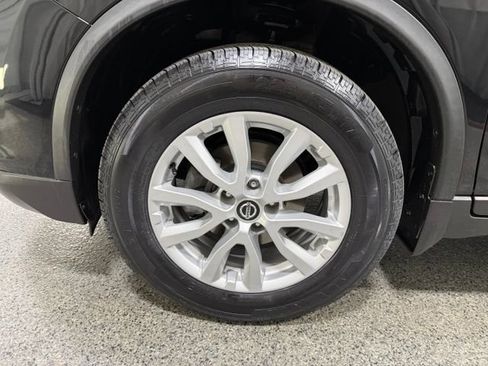 Used 2018 Nissan Rogue SV w/ Sun & Sound Touring Package AWD/4WD image 31