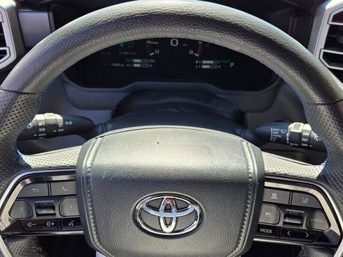 Used 2025 Toyota Sequoia Platinum AWD/4WD image 27