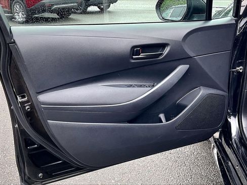 Used 2024 Toyota Corolla LE FWD image 9