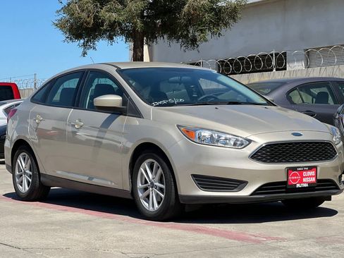 Used 2018 Ford Focus SE FWD image 10