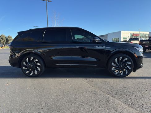 Used 2024 Lincoln Nautilus Reserve w/ Equipment Group 202A image 2