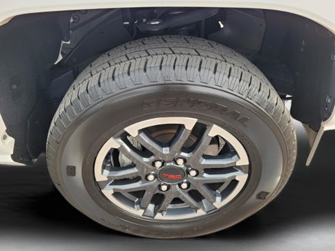 Used 2024 Toyota Tacoma TRD Sport image 17