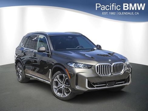 New 2026 BMW X5 sDrive40i w/ Parking Assistance Package RWD image 1