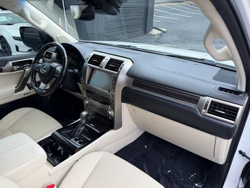 Used 2020 Lexus GX 460 Premium w/ Premium Package AWD/4WD image 14