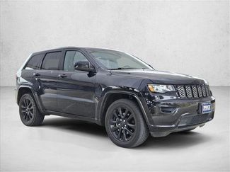 Used 2018 Jeep Grand Cherokee Altitude video 3