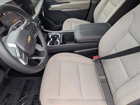 New 2025 Chevrolet Traverse LT image 3