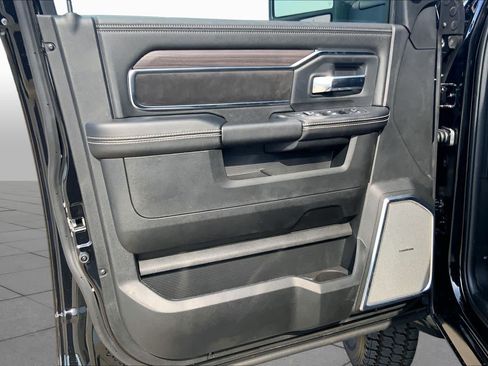 New 2026 RAM 4500 4x4 Crew Cab DRW w/ Laramie Trim Package image 10