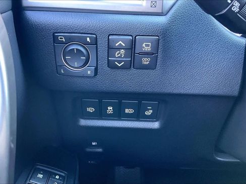 Used 2023 Lexus GX 460 Luxury w/ Sport Design Package image 34