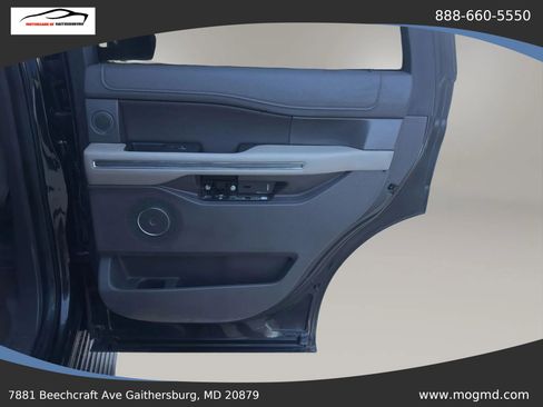 Used 2019 Ford Expedition XLT w/ Equipment Group 202A RWD image 27