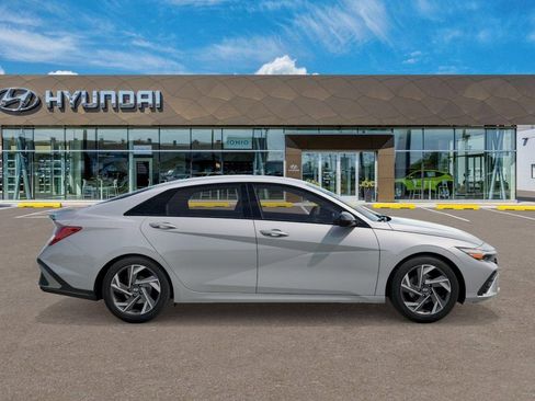 New 2026 Hyundai Elantra SEL Sport Premium FWD image 7