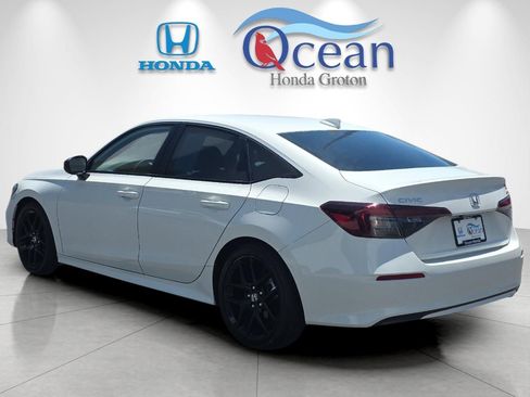 Used 2025 Honda Civic Sport image 5