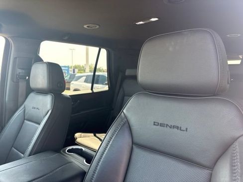 Used 2025 GMC Yukon Denali AWD/4WD image 10