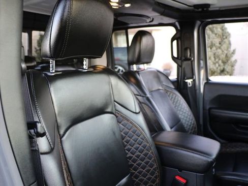 Used 2022 Jeep Gladiator Overland image 11