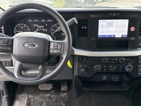 Used 2025 Ford F350 XLT image 6