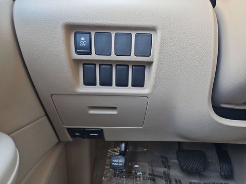 Used 2012 Nissan Quest S FWD image 26