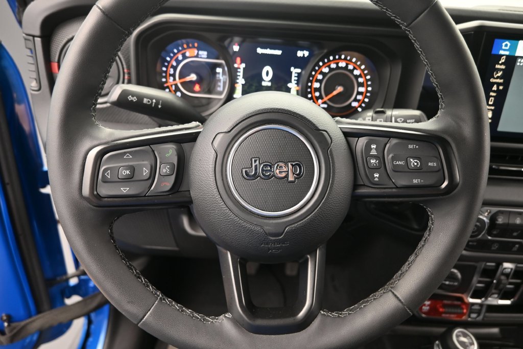 Used 2025 Jeep Wrangler Unlimited Rubicon AWD/4WD image 29