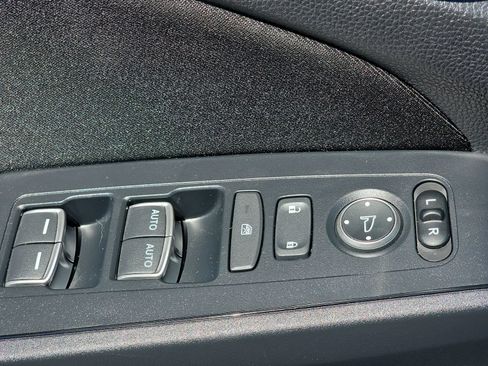Used 2023 Honda Civic LX image 30