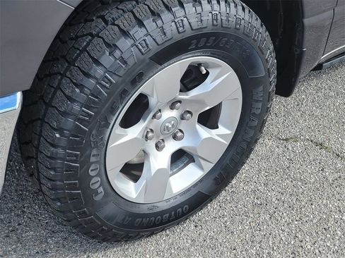 Used 2019 RAM 1500 Big Horn image 11