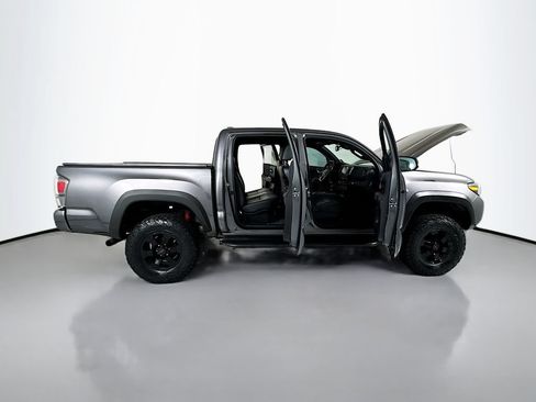 Used 2021 Toyota Tacoma TRD Off-Road w/ TRD Premium Off Road Package AWD/4WD image 27