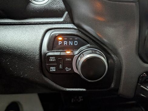 Used 2022 RAM 2500 Tradesman w/ Chrome Appearance Group image 25