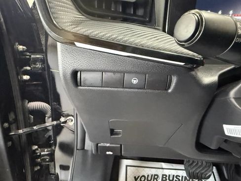 Used 2025 Nissan Kicks SR AWD/4WD image 27