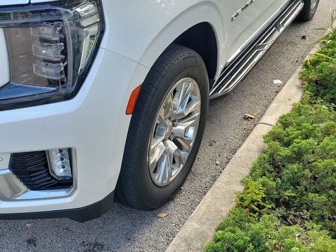 Used 2021 GMC Yukon XL Denali RWD image 4