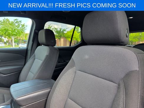 Used 2023 Chevrolet Traverse LT FWD image 9