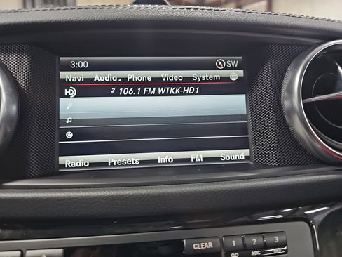 Used 2016 Mercedes-Benz SL 63 AMG image 20