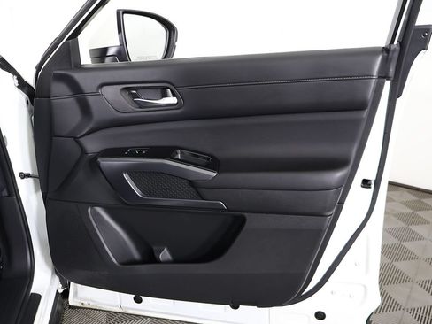 Used 2024 Nissan Pathfinder SL w/ SL Premium Package AWD/4WD image 29