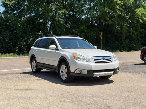 Used 2012 Subaru Outback 2.5i Limited AWD/4WD image 9