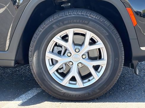 Used 2021 Jeep Grand Cherokee L Limited AWD/4WD image 9