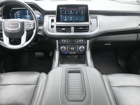Used 2023 GMC Yukon XL SLT AWD/4WD image 22