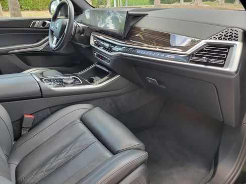 Used 2025 BMW X5 xDrive50e AWD/4WD image 9