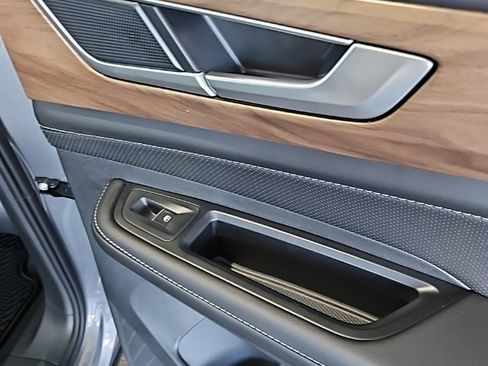 New 2026 Volkswagen Atlas SE image 16