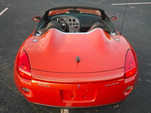 Used 2008 Pontiac Solstice Convertible w/ Convenience Package RWD image 5