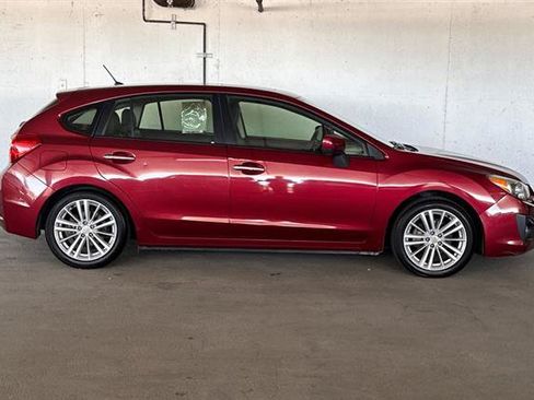 Used 2013 Subaru Impreza 2.0i Limited AWD/4WD image 2