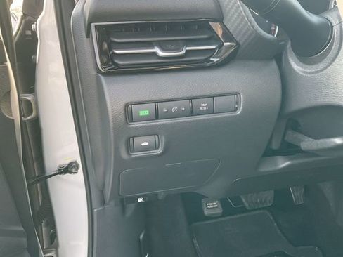 Used 2020 Nissan Sentra SV image 16